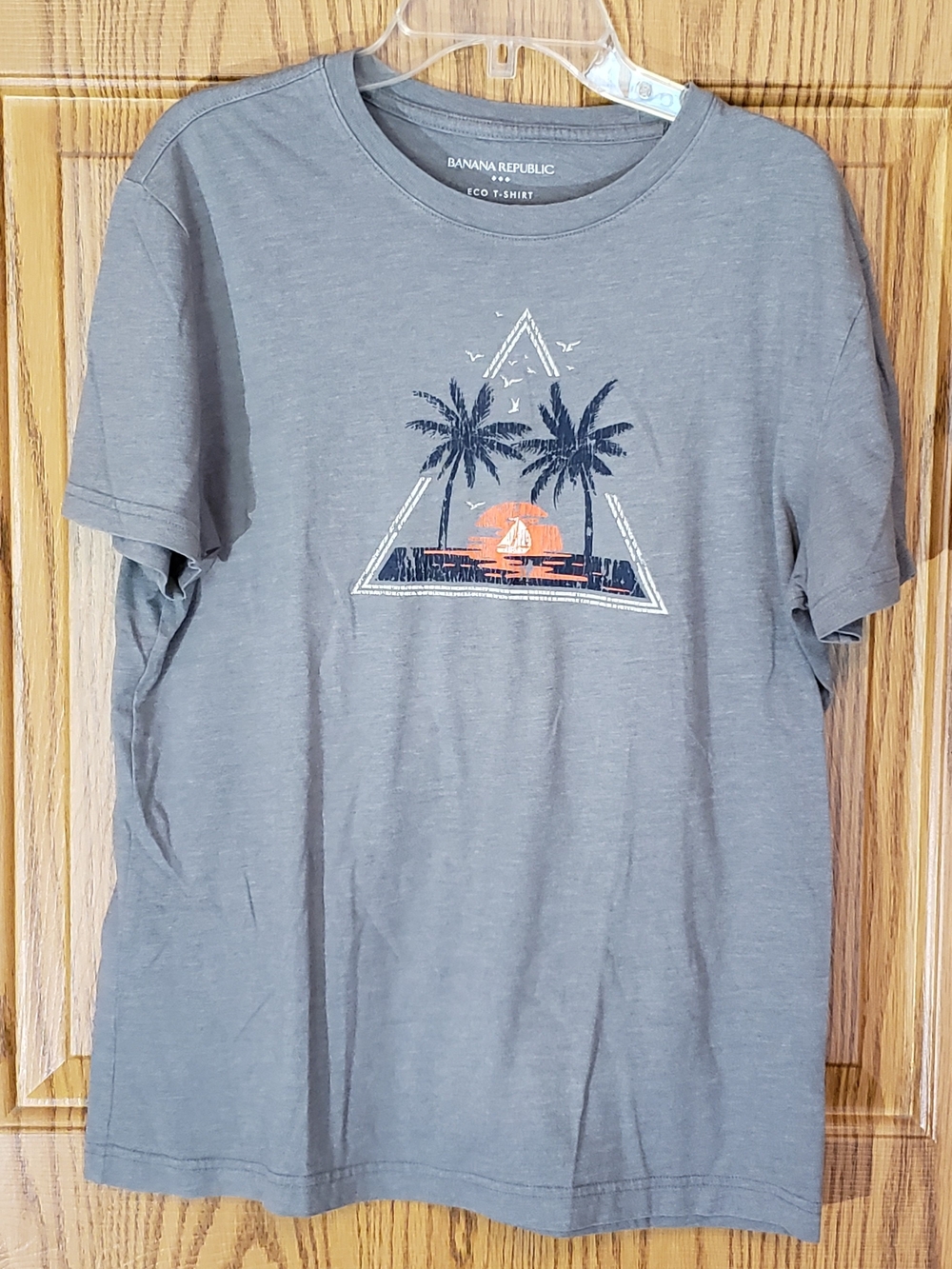 Banana Republic Olive Green Short-Sleeve Tee with Palm & Sunset Graphic. Small.